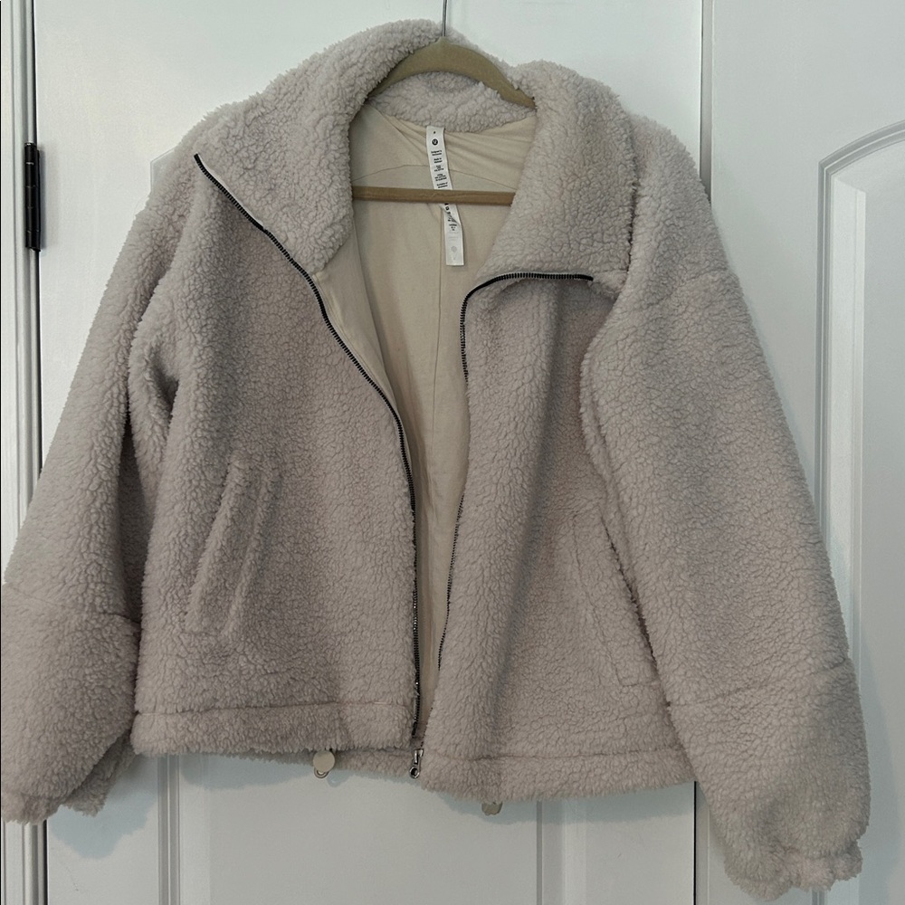 Lululemon Cozy Sherpa Zip-Up Jacket cream